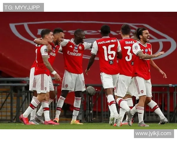 意甲焦点战AC米兰迎战费拉拉力争主场胜利再攀高峰